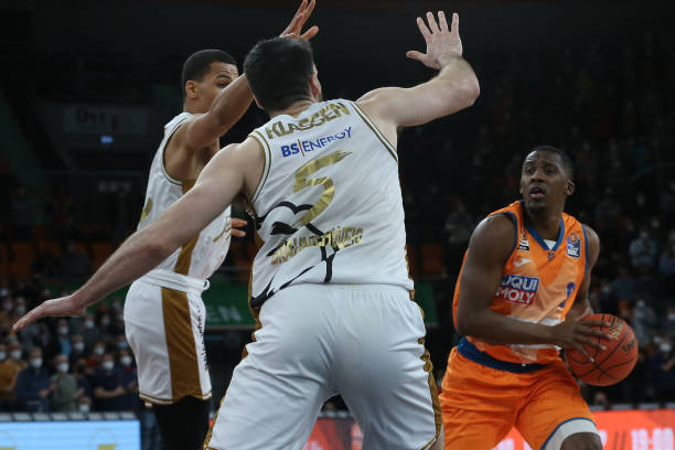 瞬息万变的 瞬息万变的