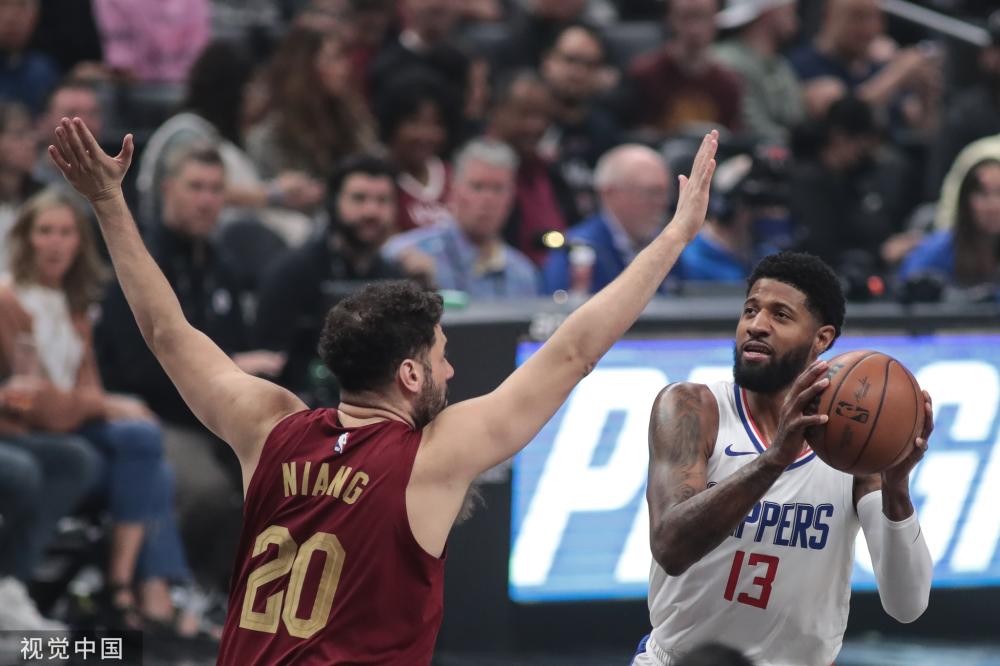 片硝烟弥漫 片硝烟弥漫